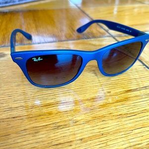Ray Ban Wayfarer Liteforce Sunglasses